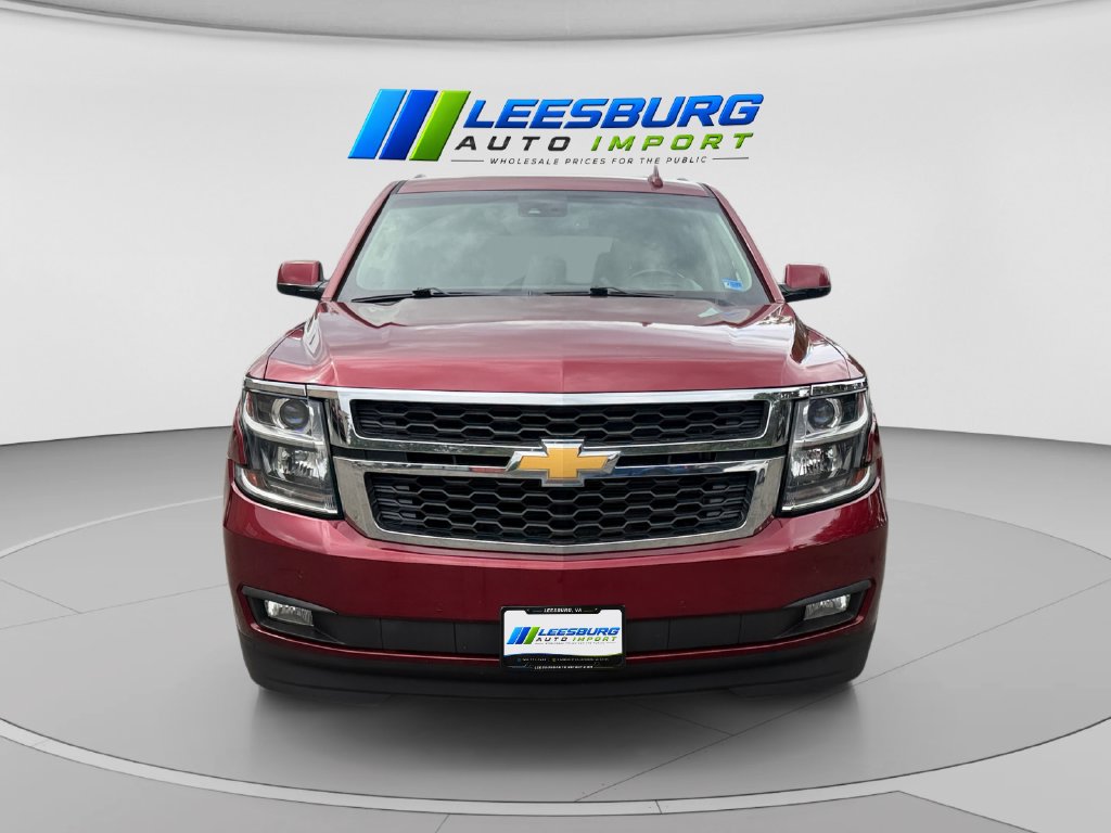 2017 Chevrolet Suburban LT Image 2 of 17