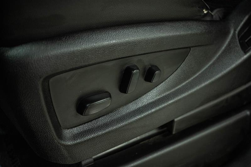 2017 Chevrolet Tahoe LT Image 17 of 31