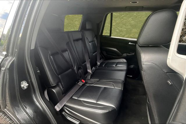 Vehicle image 8 of 33