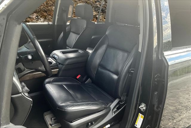 Vehicle image 9 of 33