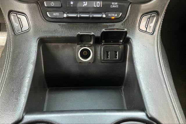 Vehicle image 19 of 33