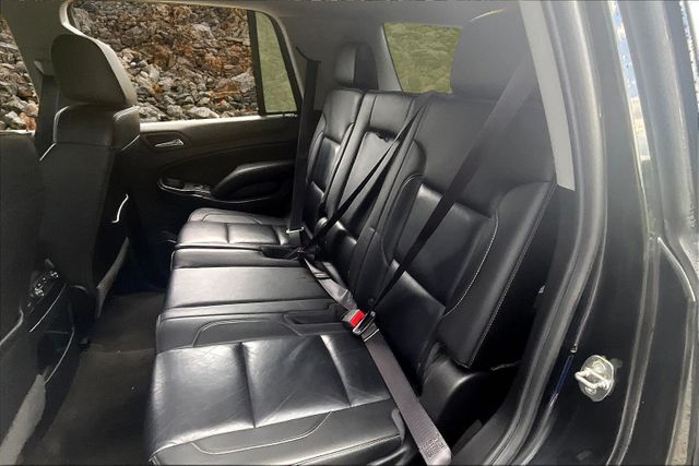 Vehicle image 10 of 33