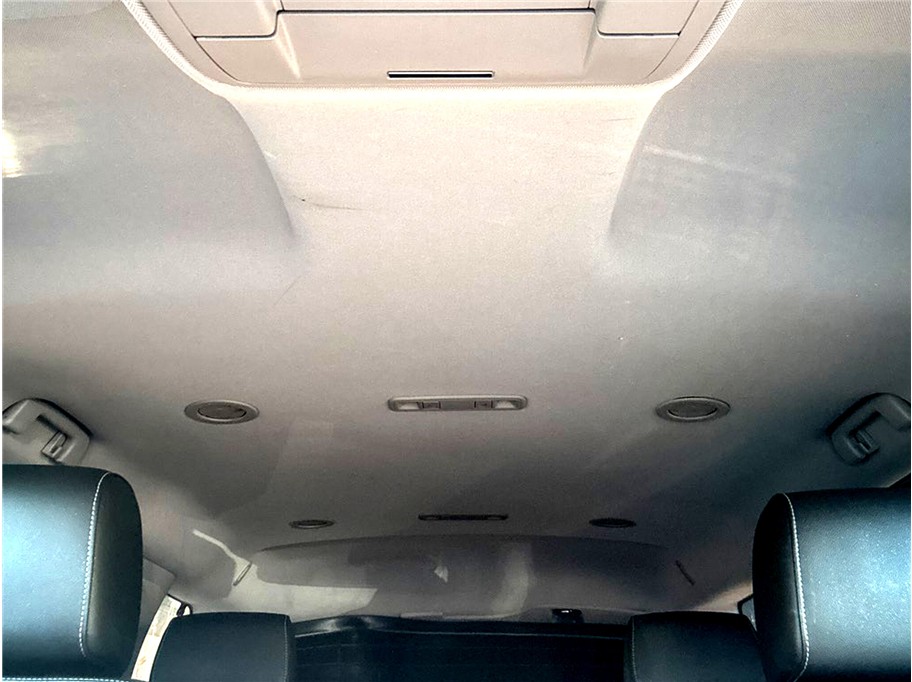 Vehicle image 26 of 42
