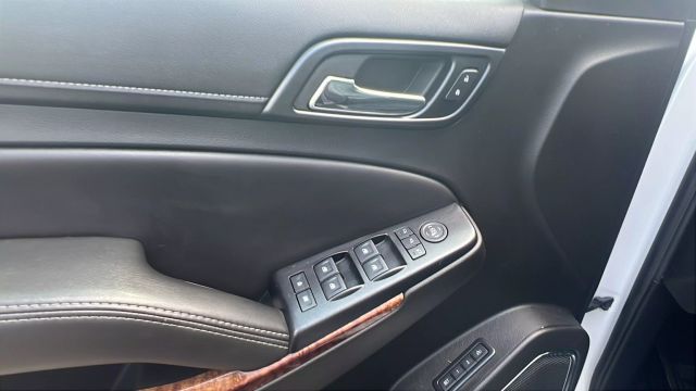 Vehicle image 24 of 37