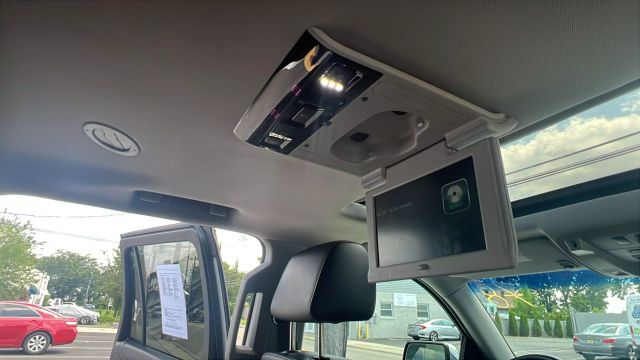 Vehicle image 34 of 37