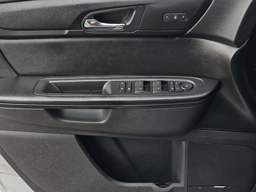 Vehicle image 23 of 40