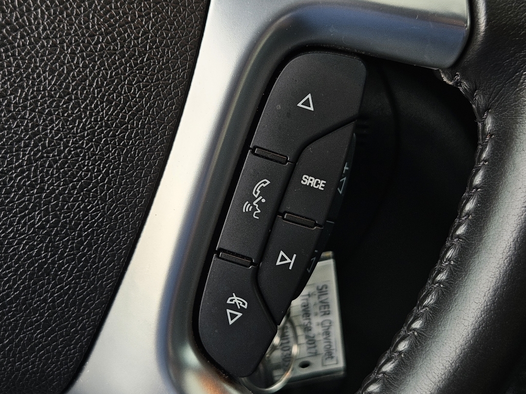Vehicle image 17 of 40