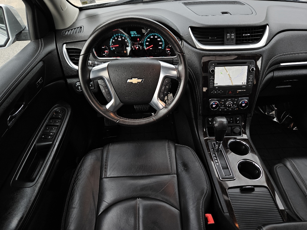 Vehicle image 33 of 40