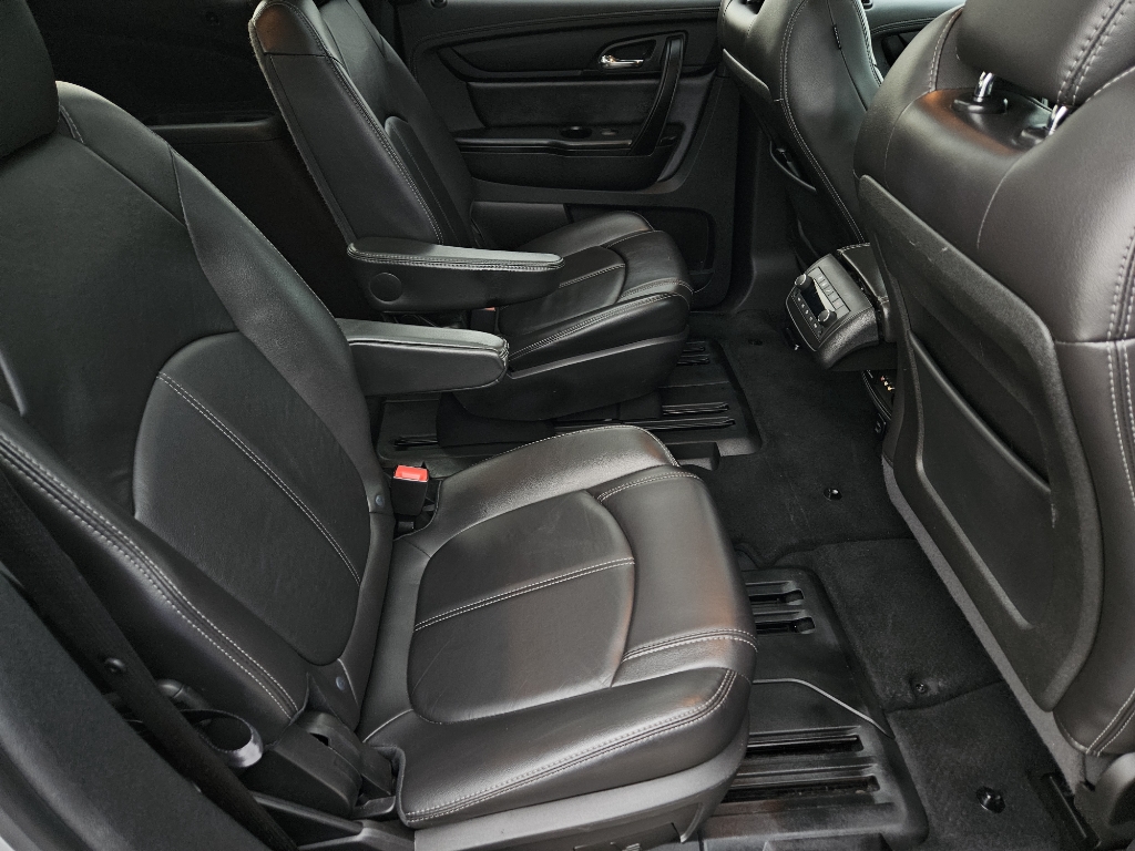 Vehicle image 37 of 40