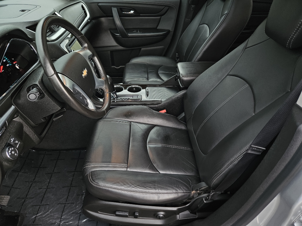 Vehicle image 24 of 40