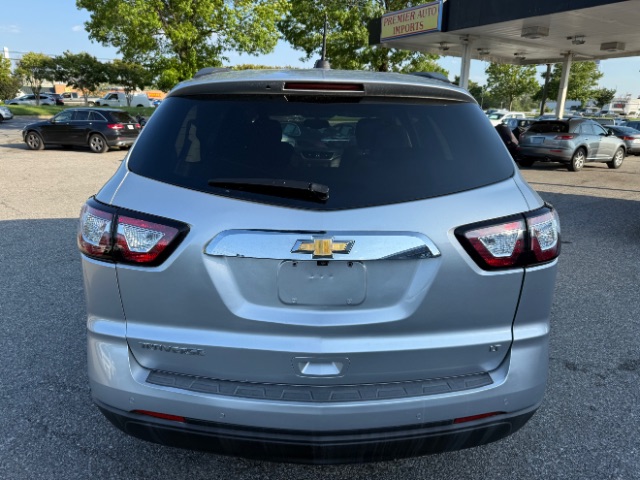 Vehicle image 4 of 18