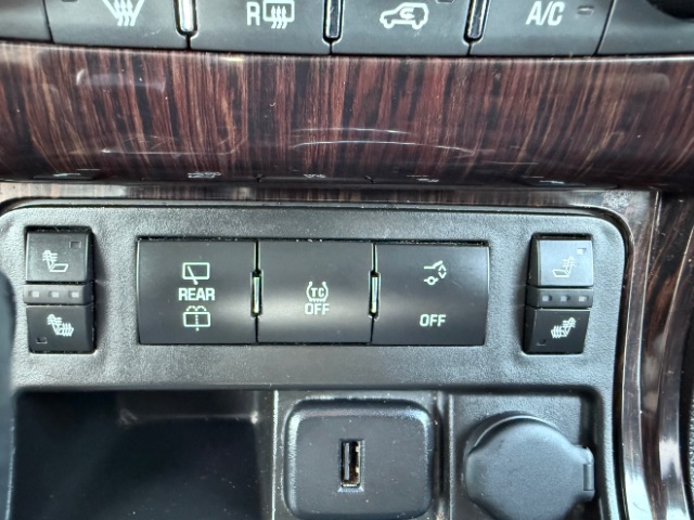 Vehicle image 17 of 18