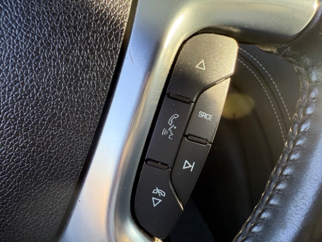 Vehicle image 13 of 18