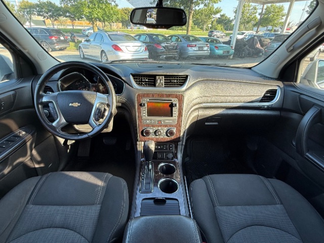 Vehicle image 9 of 18