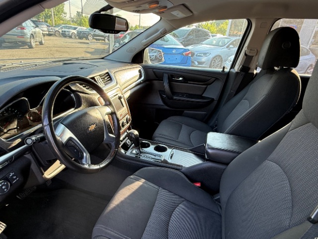 Vehicle image 8 of 18