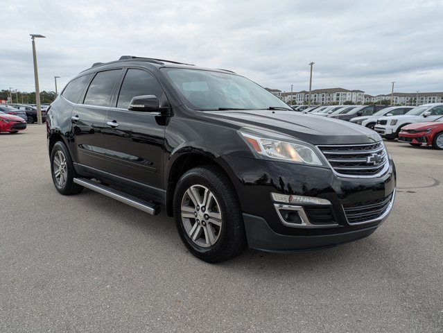 2017 Chevrolet Traverse LT Image 2 of 36