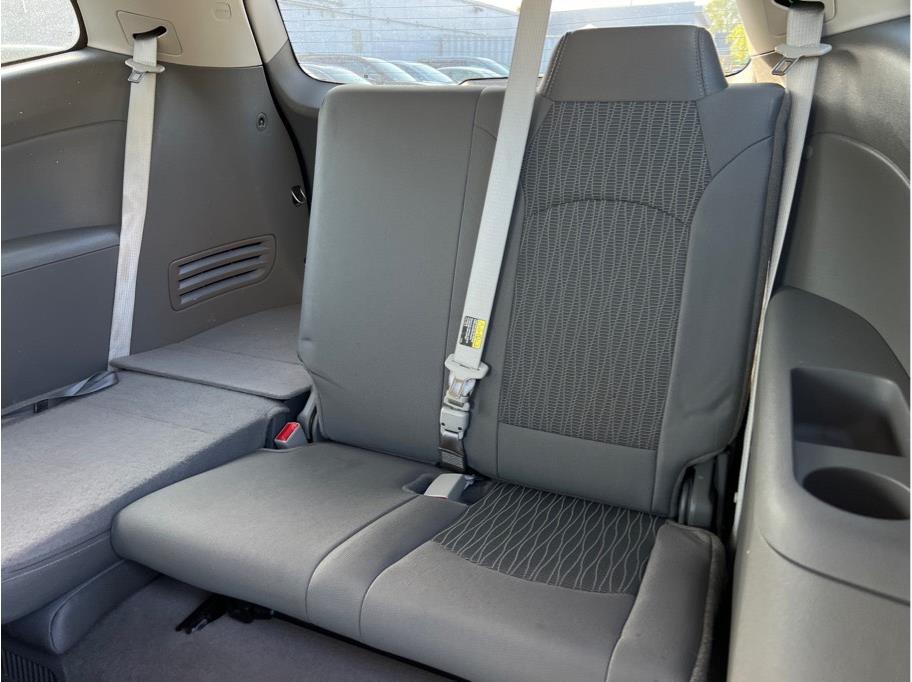 Vehicle image 10 of 20