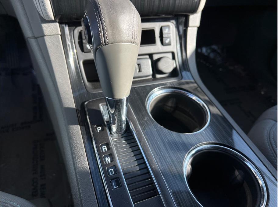 Vehicle image 14 of 20