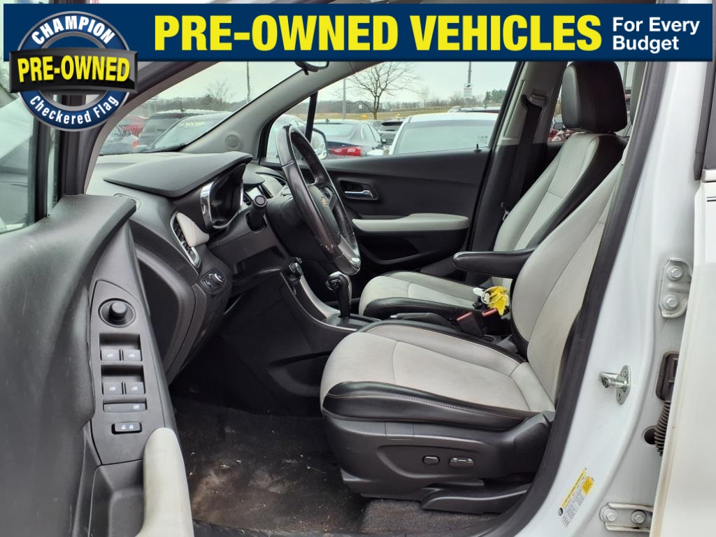 Vehicle image 12 of 21
