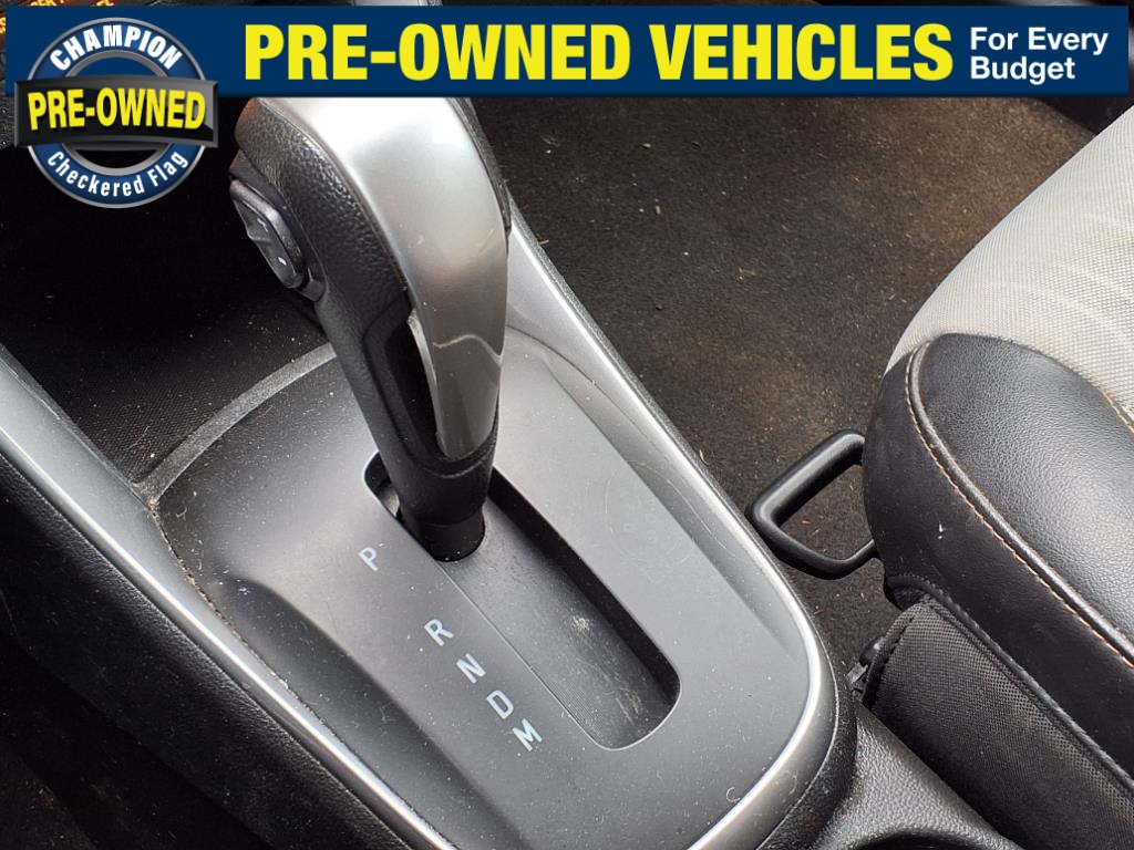 Vehicle image 17 of 21