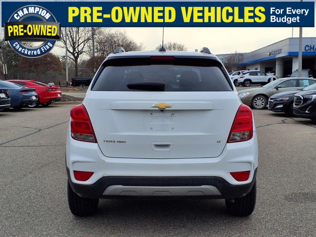 Vehicle image 4 of 21