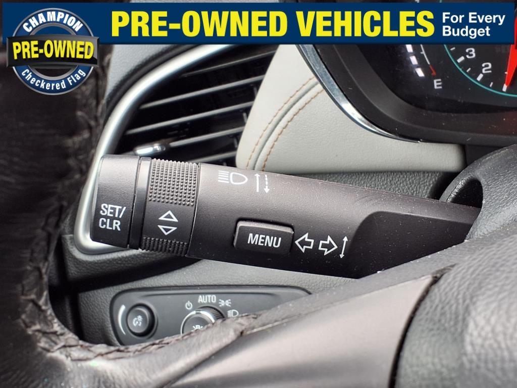 Vehicle image 15 of 21