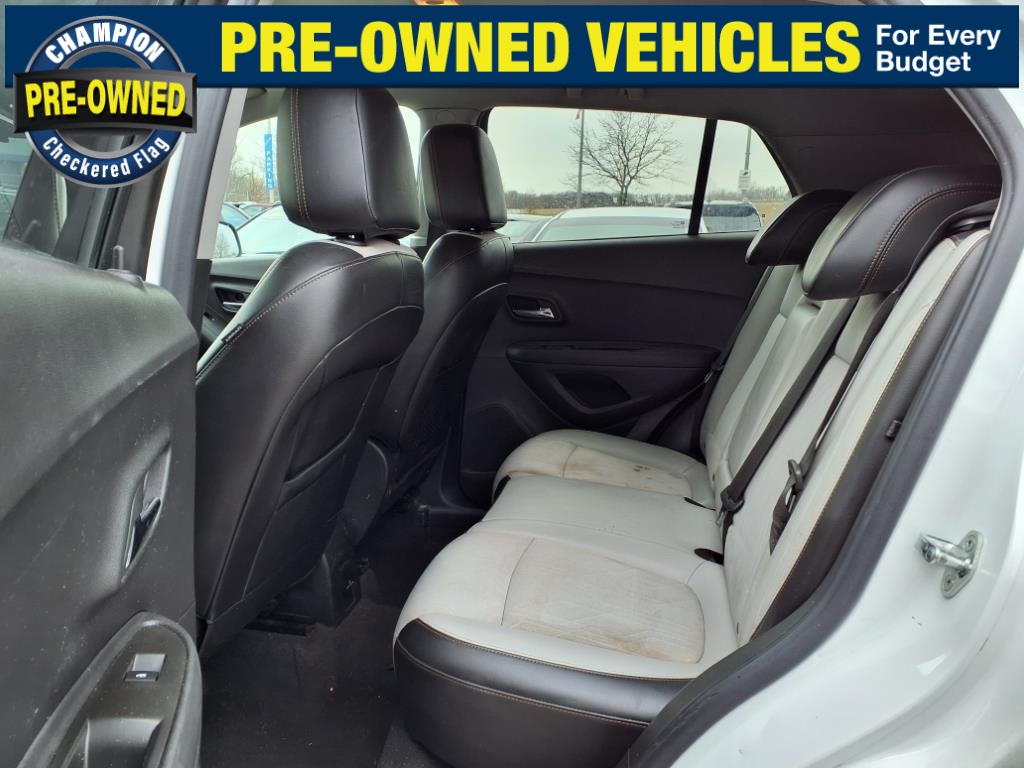 Vehicle image 8 of 21