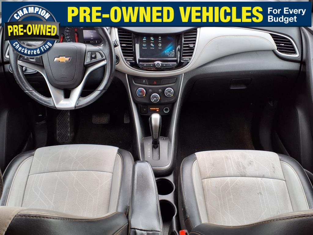 Vehicle image 9 of 21