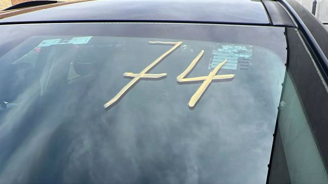 Vehicle image 33 of 34