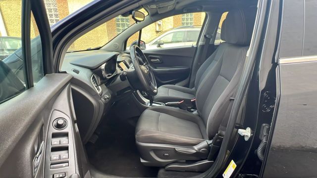 Vehicle image 26 of 34