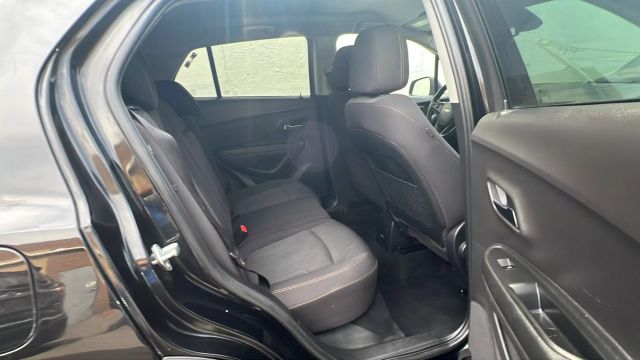 Vehicle image 28 of 34