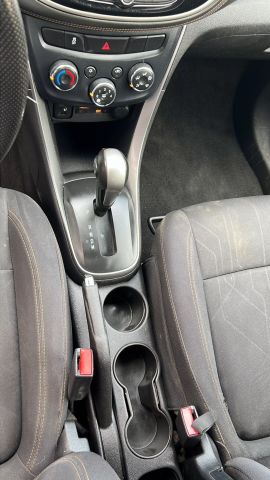 Vehicle image 25 of 34
