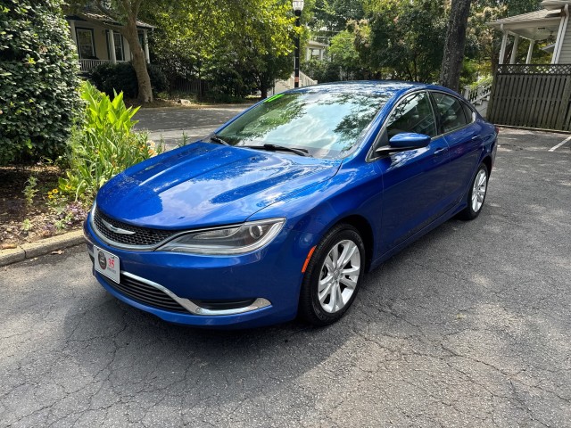 2017 Chrysler 200 Limited Platinum Image 1 of 35