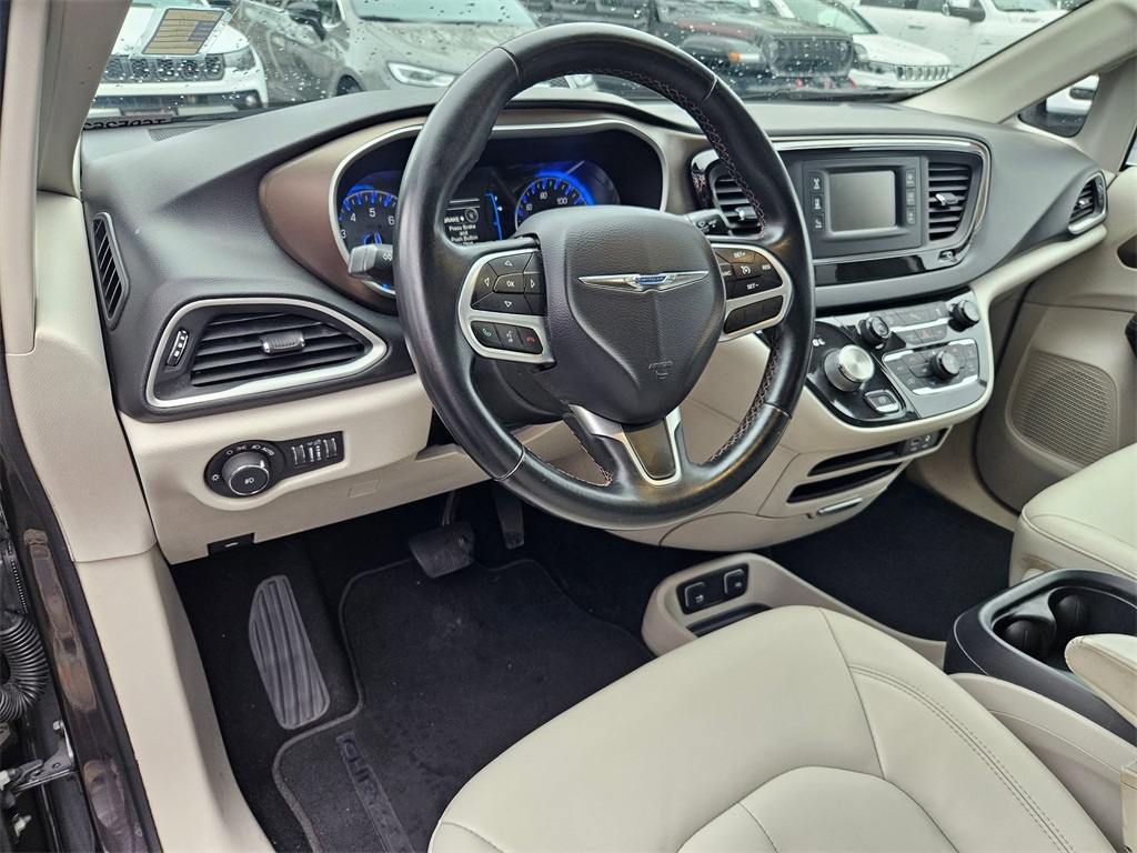 Vehicle image 13 of 36