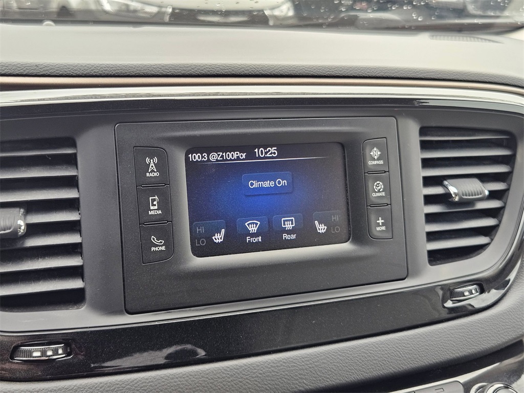 Vehicle image 27 of 36