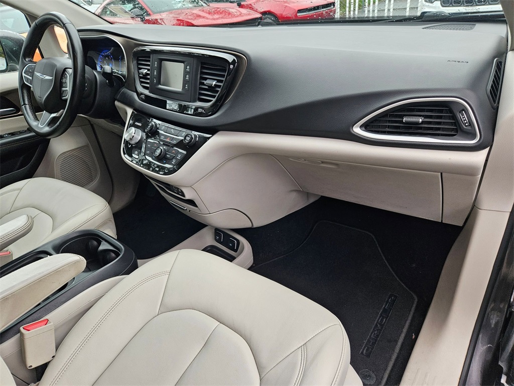 Vehicle image 20 of 36
