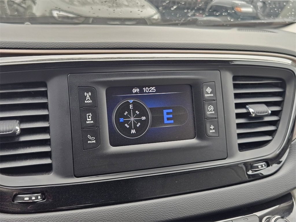 Vehicle image 26 of 36