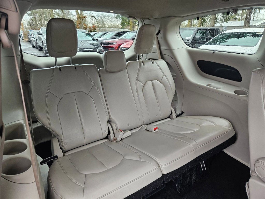 Vehicle image 16 of 36