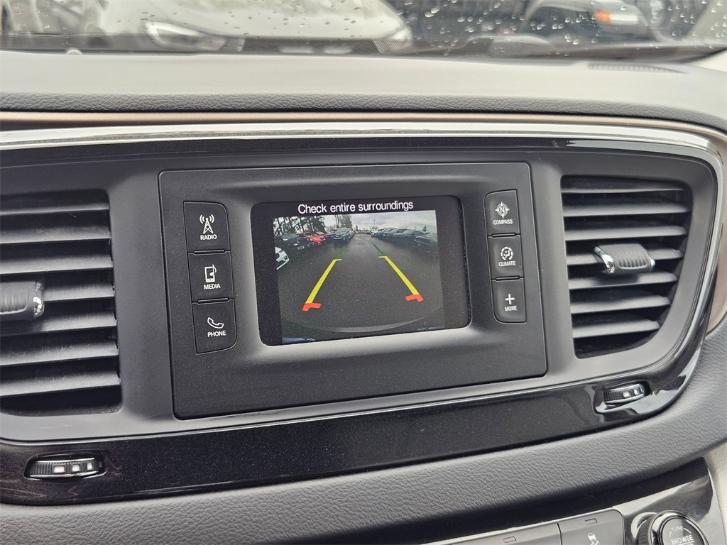 Vehicle image 25 of 36