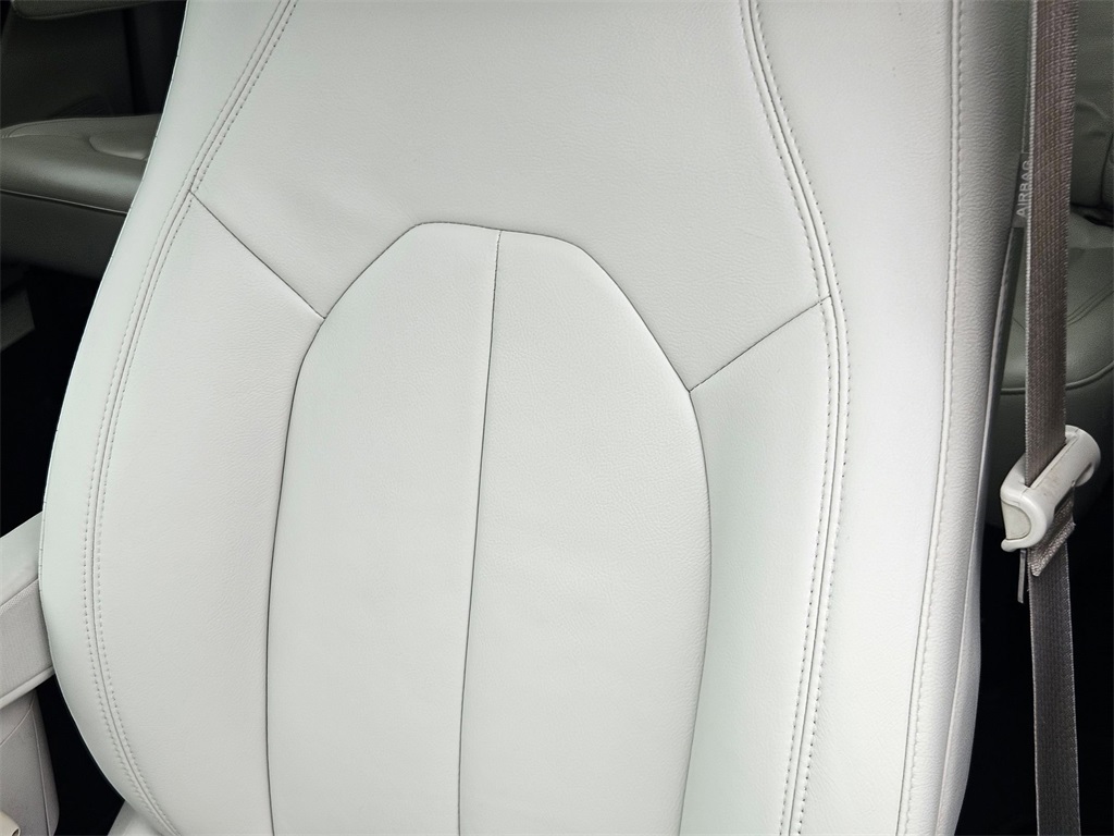 Vehicle image 34 of 36