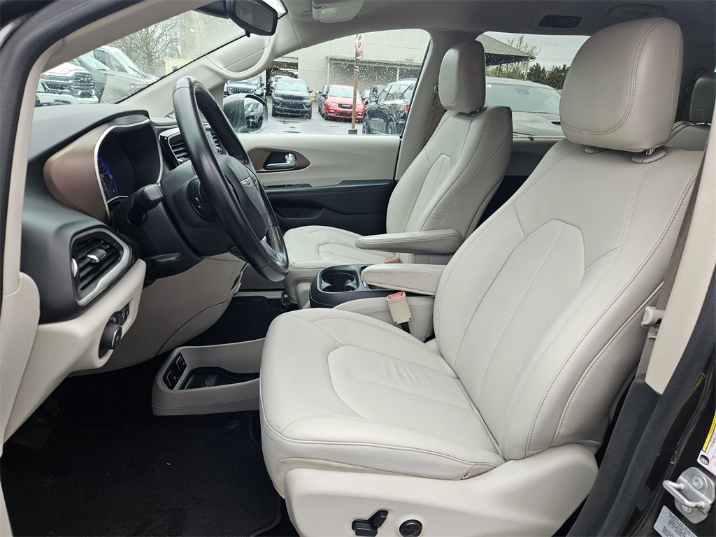Vehicle image 12 of 36