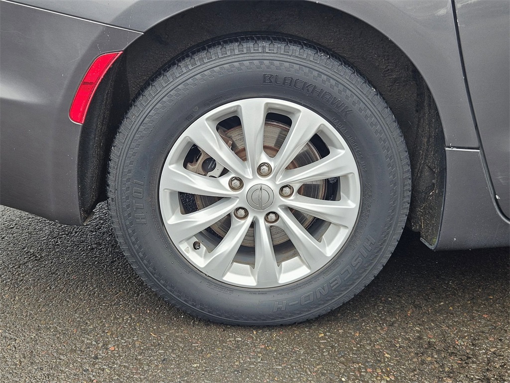 Vehicle image 9 of 36