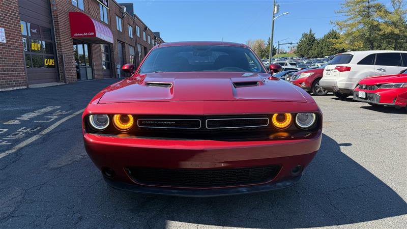 2017 Dodge Challenger SXT Image 1 of 22