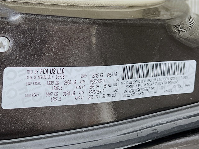 Vehicle image 23 of 28