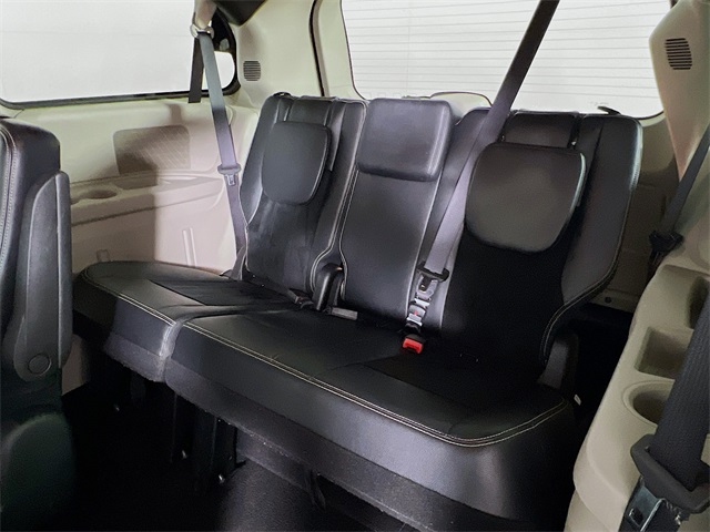 Vehicle image 27 of 28
