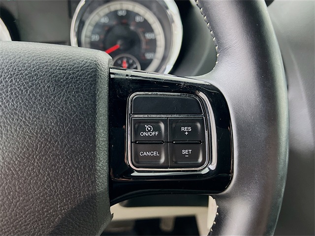 Vehicle image 26 of 28