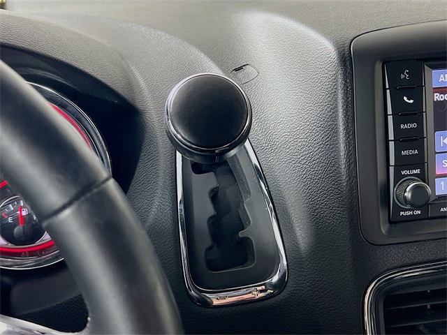 Vehicle image 15 of 28