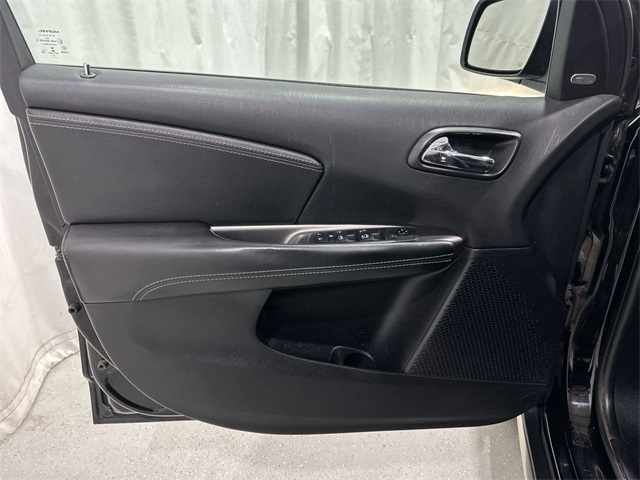 Vehicle image 24 of 36