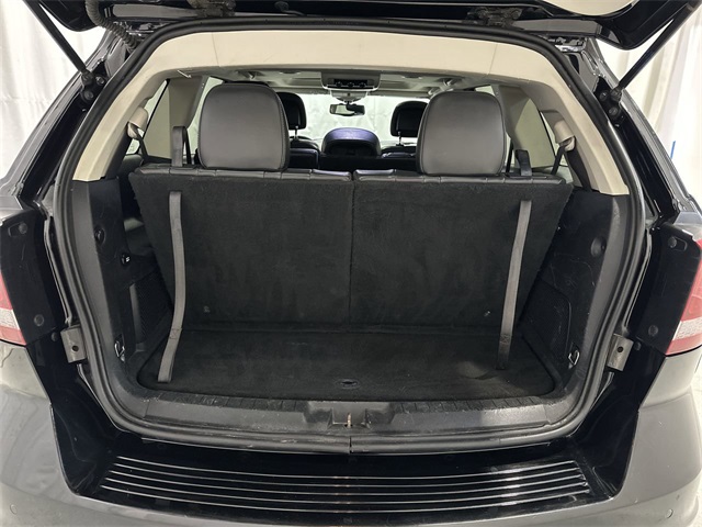Vehicle image 27 of 36