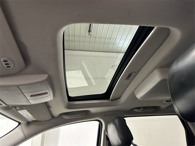Vehicle image 21 of 36